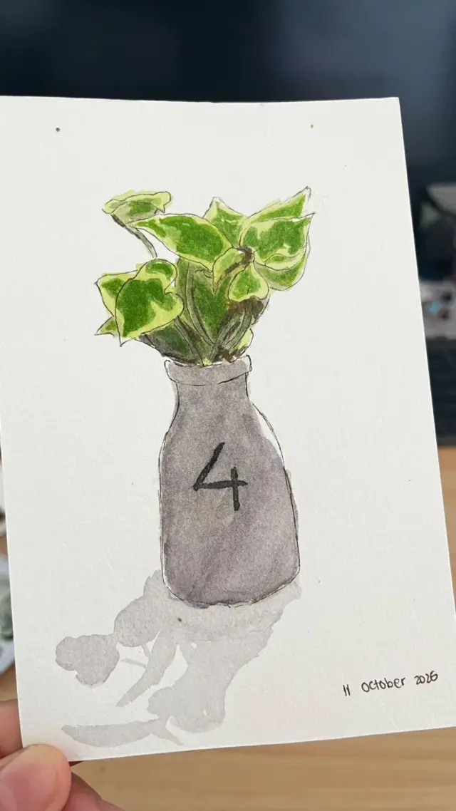 smol table vase