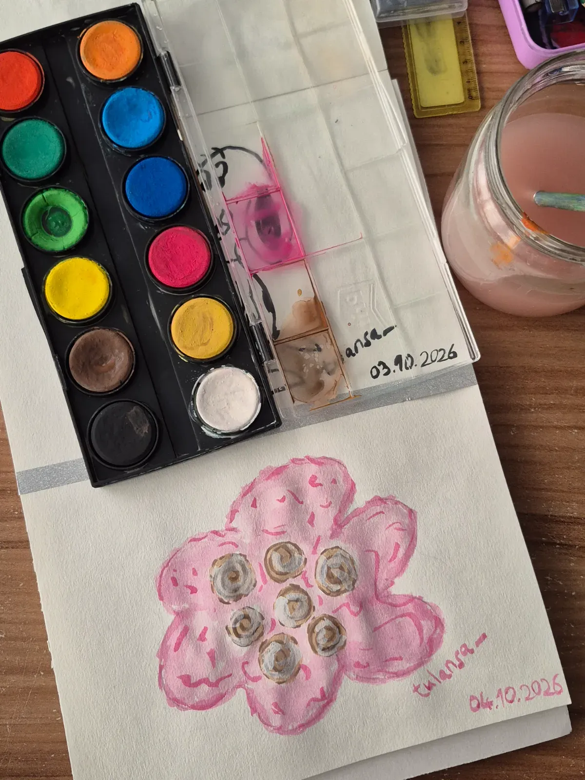 Cinnamon rolls on flower plate
